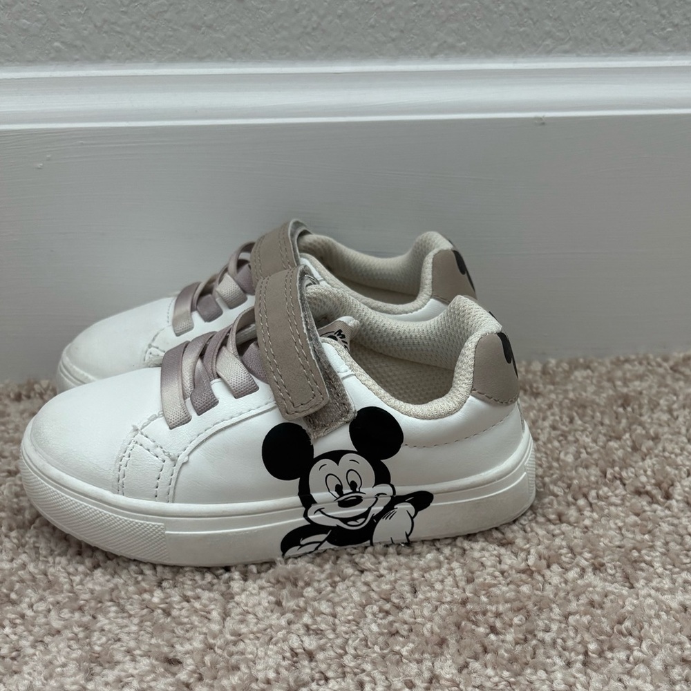 Disney Kids White and Beige Mickey Mouse Sneakers